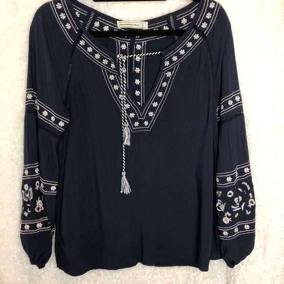 ABERCROMBIE & FITCH Tops - ABERCROMBIE & FITCH • Navy Blue Embroidery Blouse